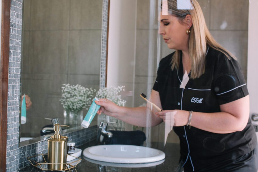 The Glam Green Girl and Olgani Probiom