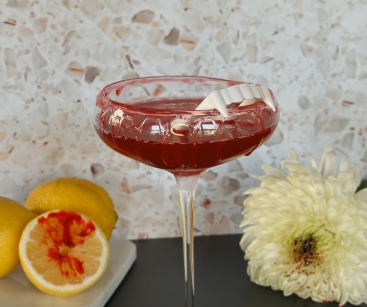 [Drink] Vampire Kiss | Halloween Cocktail #cocktailswithcassidy