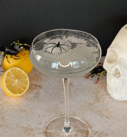 [Drink] Black Widow Lemon Drop Martini | Halloween Cocktails #cocktailswithcassidy