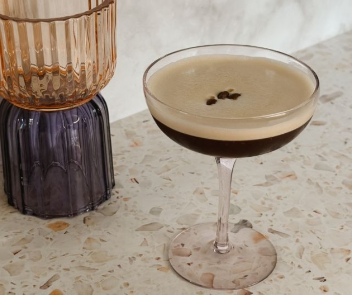 [DRINK]: How to Make a Classic Espresso Martini | Easy Espresso Martini Recipe