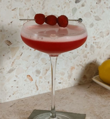 [DRINK] Clover Club Cocktail | A Flirty, Frothy Classic